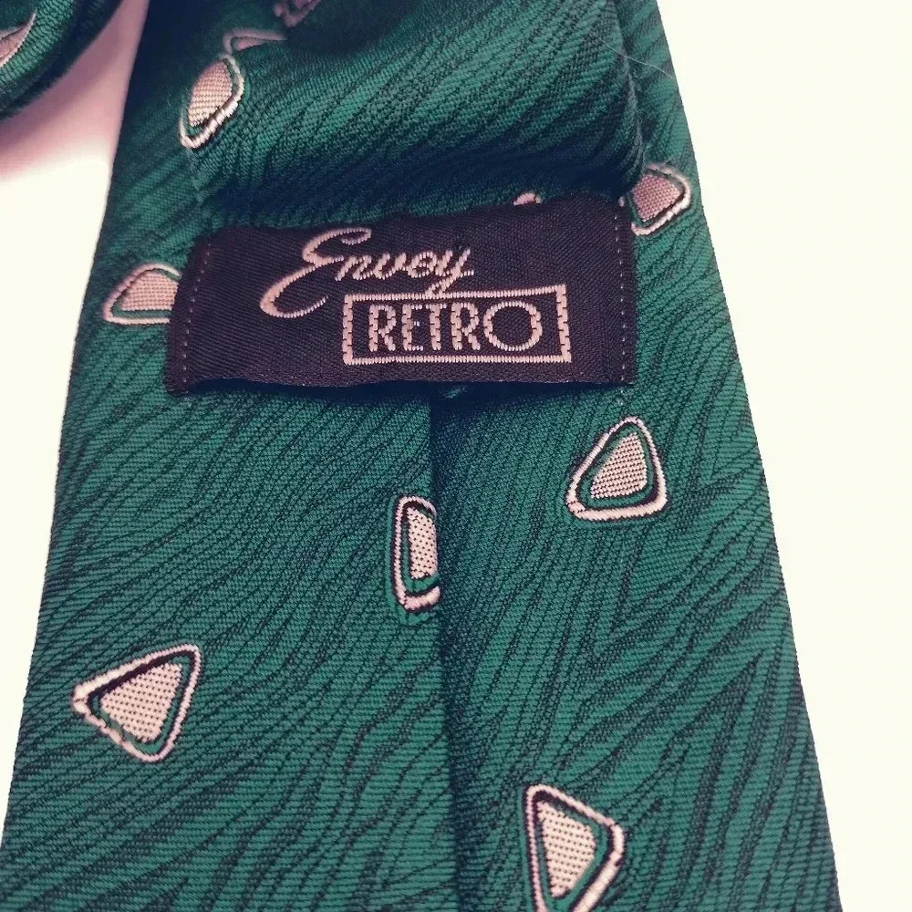 Envoy Retro Vintage Green Off White Triangle Pattern Necktie Tie 56x3